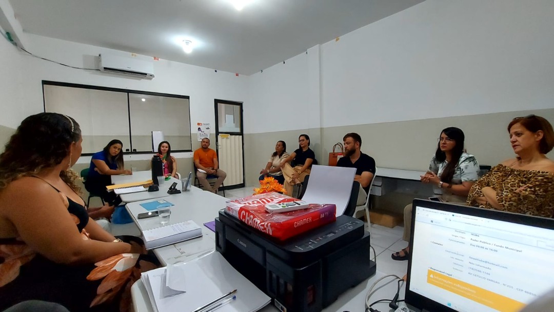 SEMAS promove reunião com foco na melhoria dos serviços e diálogo com os cidadãos